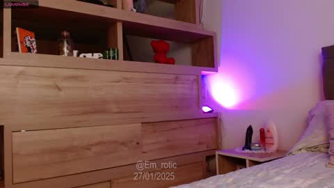 Emilia  online show from January 27, 1:41 pm