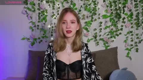Emma online show from May 4, 4:35 pm