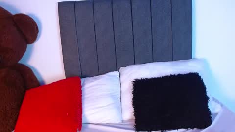 Ema Delacroix online show from November 27, 7:10 pm