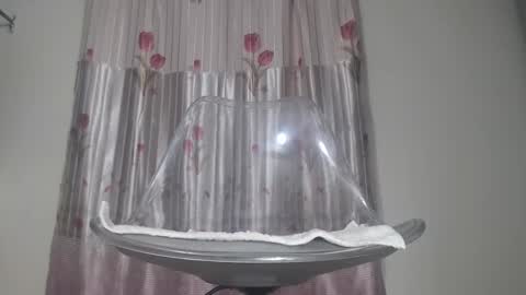 Snapshot of emailisa chatting on October 4, 8:45 am emailisa online show from October 4, 8:45 am