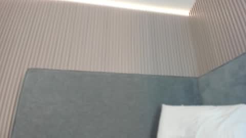 emelie_89 online show from December 2, 12:25 pm