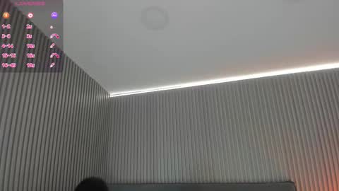 emelie_89 online show from February 2, 11:50 am