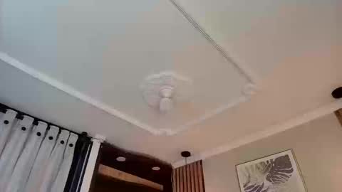 Snapshot of emelie_ch_ chatting on September 22, 10:25 pm Emily  online show from September 22, 10:25 pm