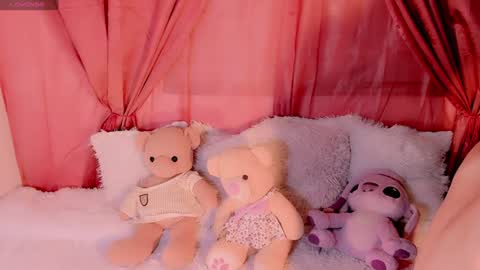 Snapshot of emely_rous chatting on December 20, 5:14 am Emely Rous online show from December 20, 5:14 am