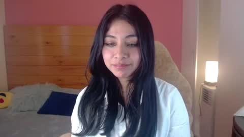 Emi Kiss online show from August 6, 7:01 pm