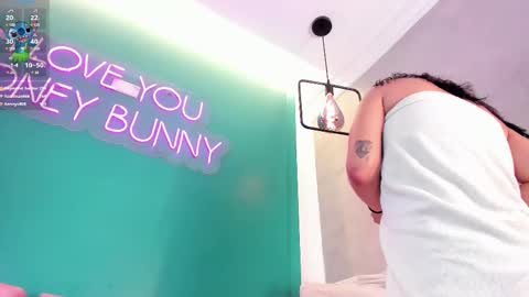 Snapshot of emiily_monroe chatting on February 23, 2:46 pm Emily online show from February 23, 2:46 pm