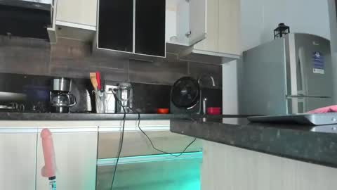 Emi Rose online show from April 25, 10:28 am