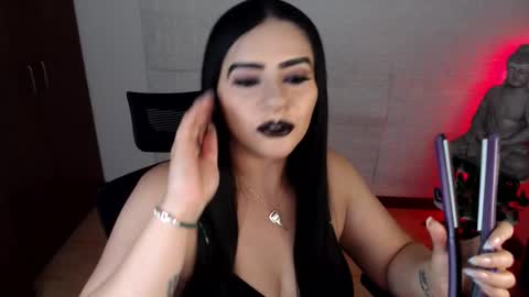 POWERFULL GODDESS EMILI online show from March 12, 11:41 pm