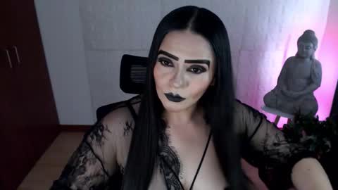 Snapshot of emili_evans_ chatting on October 20, 4:45 pm POWERFULL GODDESS EMILI online show from October 20, 4:45 pm