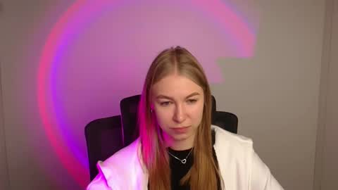 Emilia online show from October 25, 6:13 am