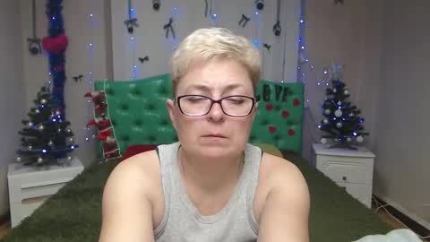 EmiliaGree online show from December 18, 6:47 pm