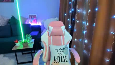 Emiliya online show from December 15, 2:29 am