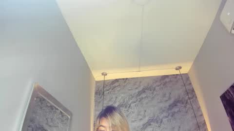 emilly_mell online show from October 30, 11:22 am