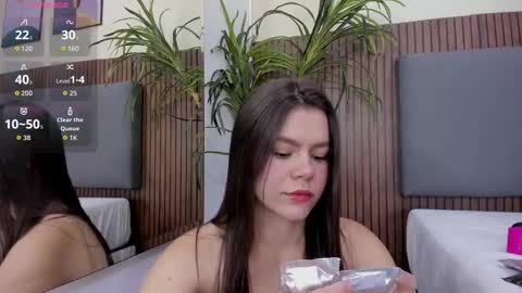 emillyharper_ online show from November 19, 4:01 am