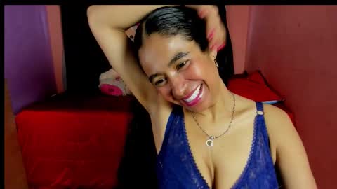 emily_bunny7 online show from October 14, 8:34 pm