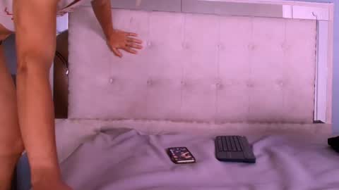 Snapshot of emily_castillo1_ chatting on October 3, 6:21 am emily_castillo1_ online show from October 3, 6:21 am