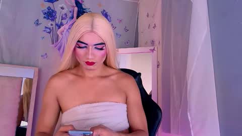 emily_castillo1_ online show from March 17, 4:39 am