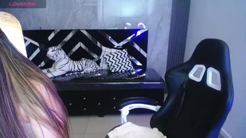 Snapshot of emily_cooper_t chatting on September 13, 3:09 am emily_cooper_t online show from September 13, 3:09 am