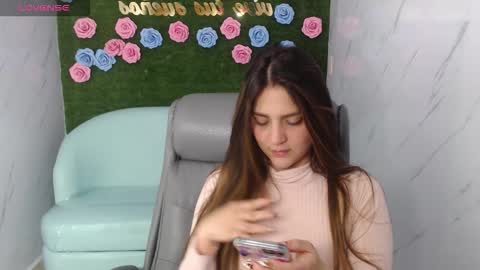 Snapshot of emily_cooper_t chatting on October 29, 3:30 am emily_cooper_t online show from October 29, 3:30 am