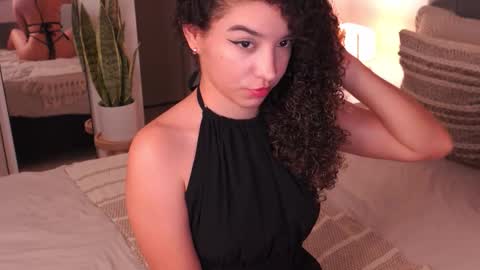 Snapshot of emily_johnson1 chatting on September 29, 12:53 am Juliana online show from September 29, 12:53 am