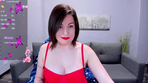 Snapshot of emily_midlton chatting on March 9, 9:46 pm Emily online show from March 9, 9:46 pm