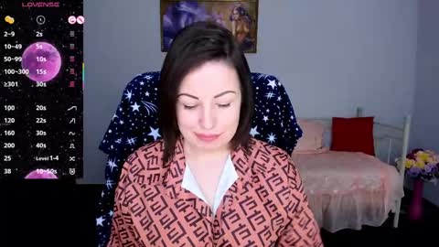 Snapshot of emily_midlton chatting on March 3, 7:21 am Emily online show from March 3, 7:21 am