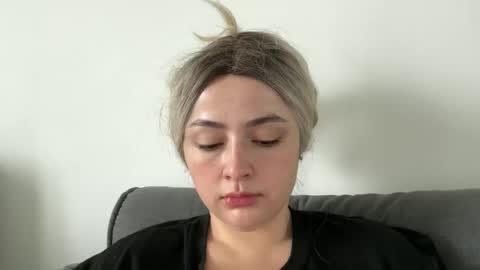 emily_morning_dew online show from September 19, 7:56 am