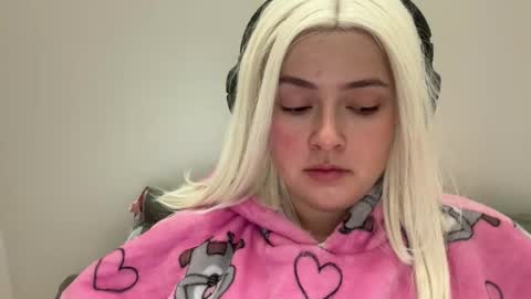 emily_morning_dew online show from December 19, 9:43 pm