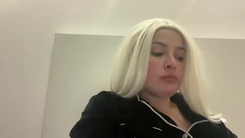 emily_morning_dew online show from February 8, 5:05 pm