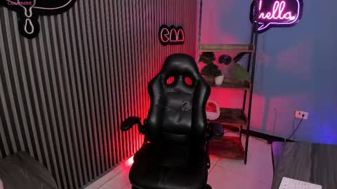 Emily  online show from December 16, 10:38 pm