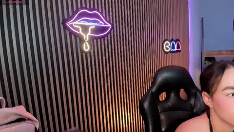 Emily  online show from December 4, 4:45 am