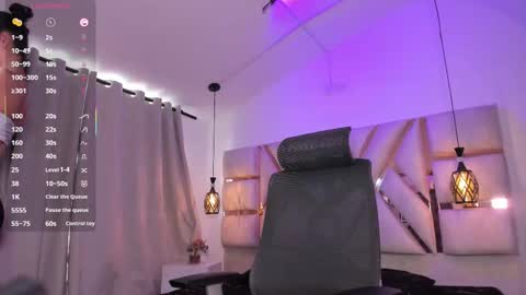 Emily online show from November 22, 7:34 pm