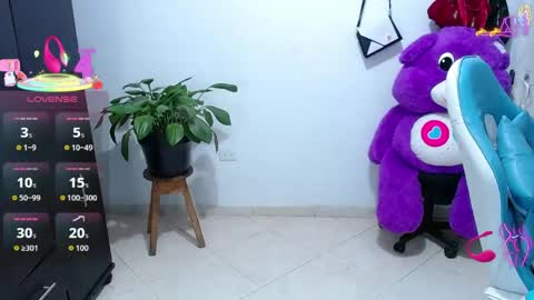       online show from April 18, 11:38 pm