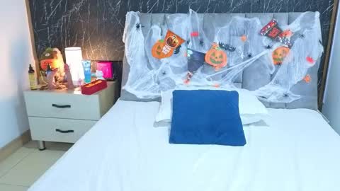 emily_vermont online show from October 26, 4:46 am