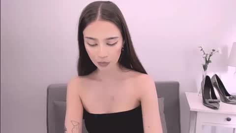 EmilyCharming online show from February 24, 9:07 pm