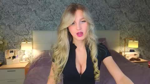 emilydancee online show from November 27, 8:38 pm