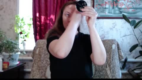 EmilyDoth online show from April 13, 4:39 am