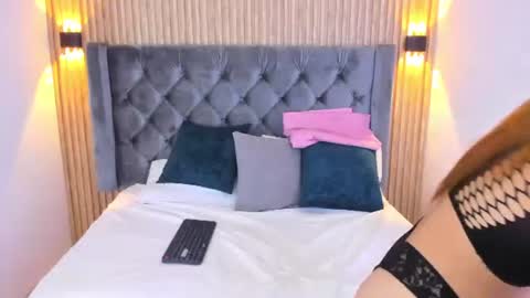 emilygracce online show from July 20, 12:51 pm