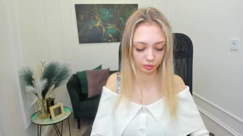 Emily online show from April 4, 3:46 am