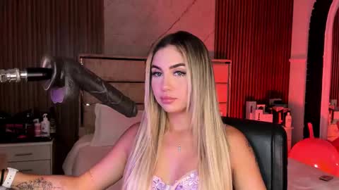 Snapshot of emilyhendrix_ chatting on September 16, 8:34 pm Emily Hendrix online show from September 16, 8:34 pm