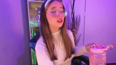 VALEEEN online show from March 6, 7:10 pm