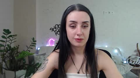 Snapshot of emilylayer chatting on February 25, 12:03 am Emyli online show from February 25, 12:03 am