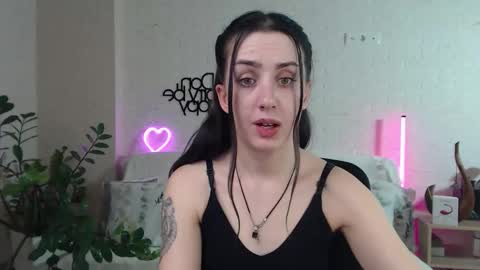 Snapshot of emilylayer chatting on March 3, 6:56 pm Emyli online show from March 3, 6:56 pm