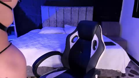 emilymora1_ online show from June 29, 4:53 am