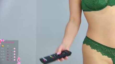 emilynovaa1 online show from February 16, 7:56 pm