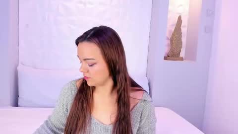 EMILY online show from November 24, 7:12 pm