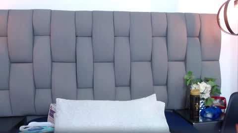 Snapshot of emilysweet2 chatting on October 17, 6:12 pm emilysweet online show from October 17, 6:12 pm