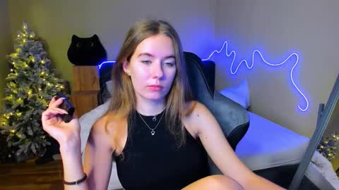 Emily online show from December 20, 6:04 pm