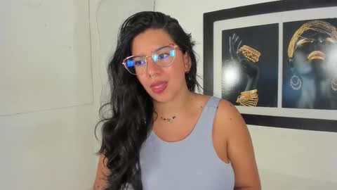 emilyy_cooperr online show from December 16, 12:22 pm