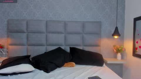 emilyy_r online show from February 17, 7:13 pm